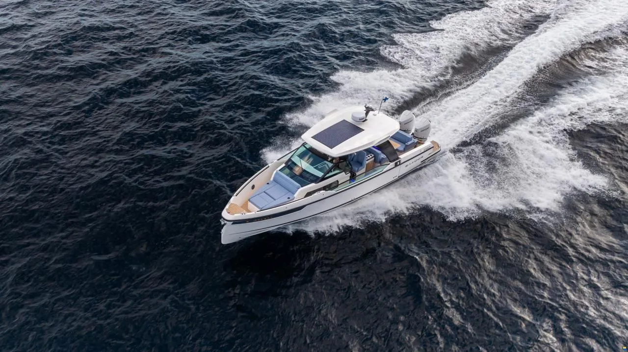 Saxdor 320 GTO Daycruiser — Ansicht 2